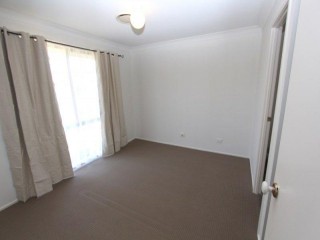 View profile: Lovely 4 bedroom home with ducted air !!