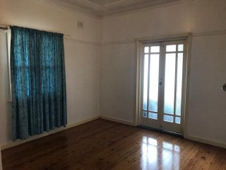 View profile: Cheap Rental- Large Backyard