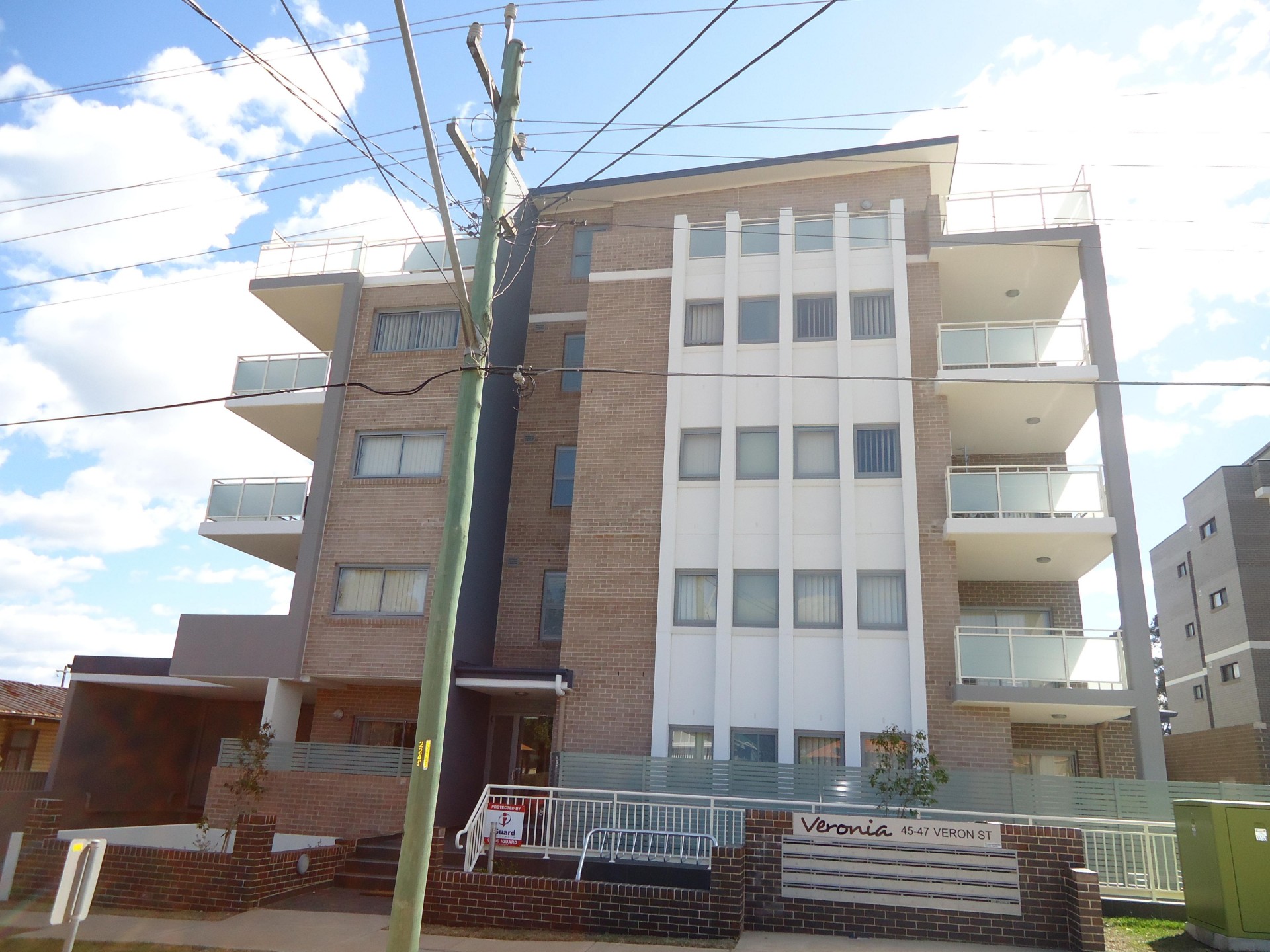 Luxury Brand New Unit!