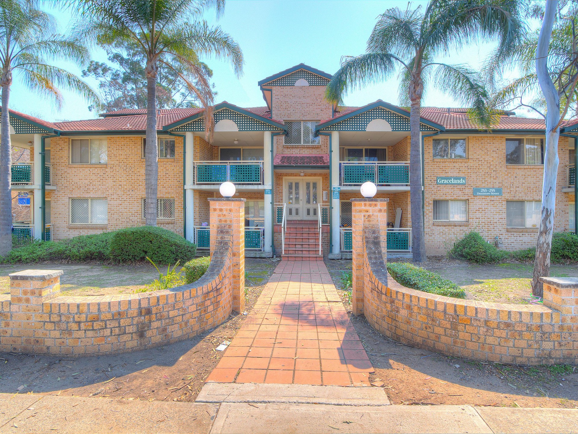 Great Price, Great Location, Great Unit!