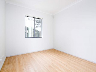 View profile: Superb Modern Unit! Walk to Hospitals & Station!