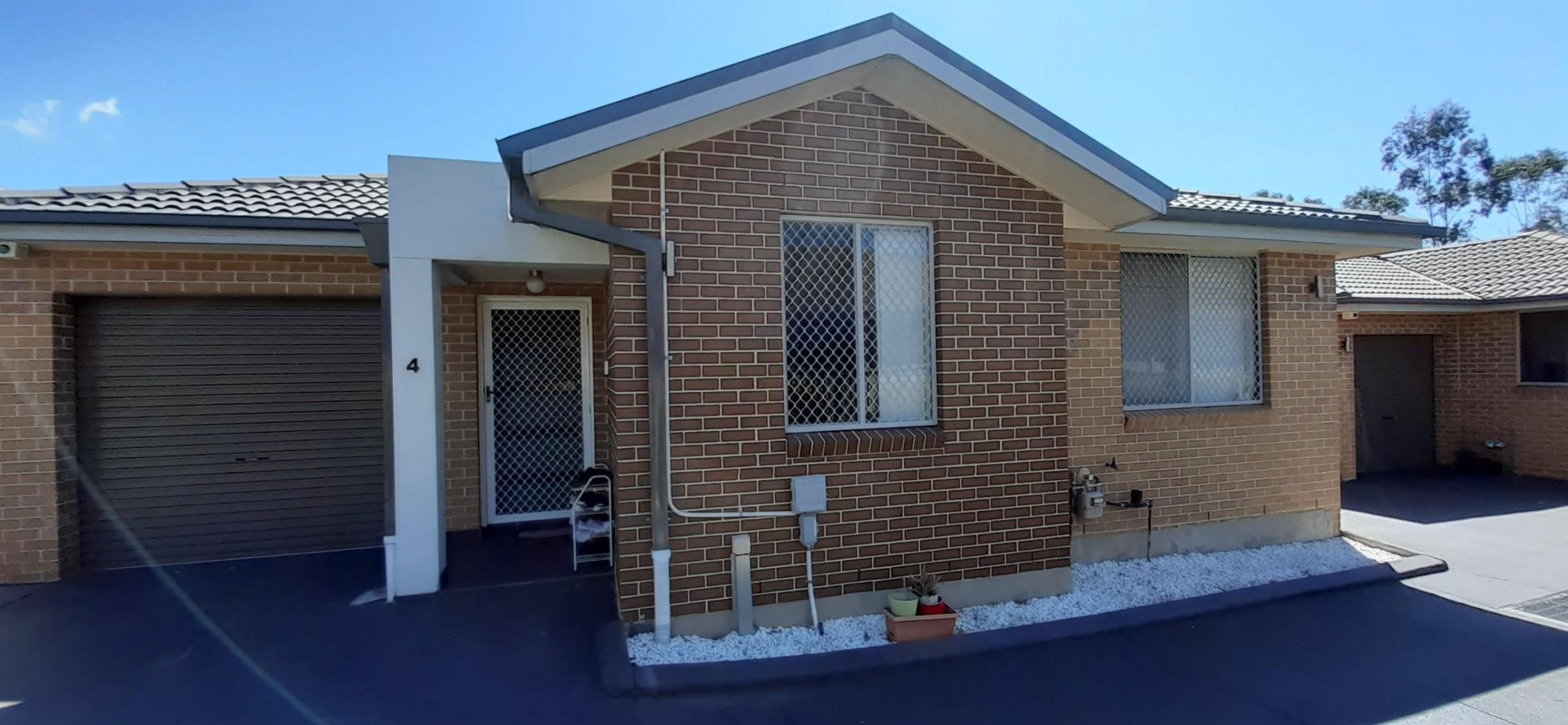 Well maintained 3-bedroom home in the highly sought after Girraween Public School catchment!!!