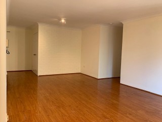 View profile: Minutes Walk to Station & Shopping Centre! Freshly Painted