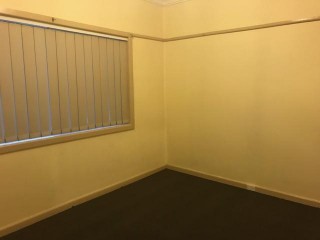 View profile: Walk to Station & Girraween Primary School!