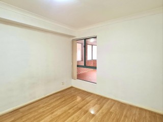 View profile: Quality Unit with 2 Bathrooms! Walk to Station!
