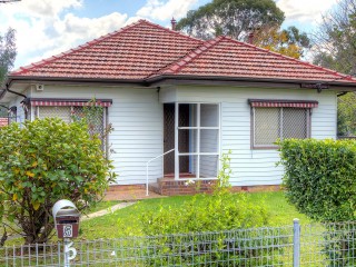 View profile: Walk to Station! Quiet Location! Lawns maintained in rent.