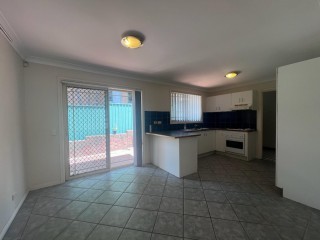 View profile: Quality Villa- Easy Walk to Station!