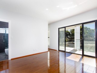 View profile: Brand New 4 Bedroom Duplex! Torrens Title!