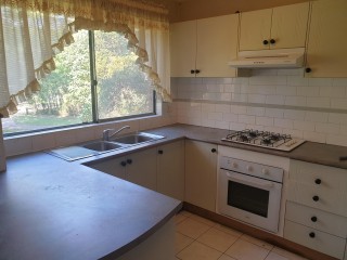 View profile: Two bedroom unit with gas cooking within popular school catchment! Close to transport.
