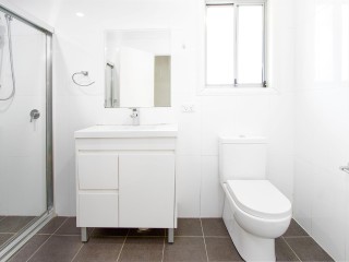 View profile: 3 Bedrooms! 2 Bathrooms! Walk to Station