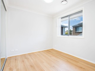 View profile: 3 Bedrooms! 2 Bathrooms! Walk to Station