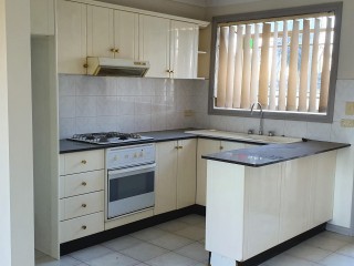 View profile: Great Townhouse! 3 Bedrooms Floating flooring! Garage and Parking Space.
