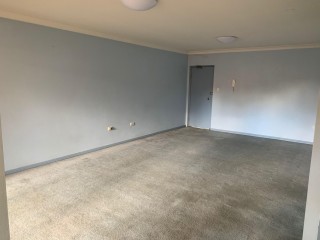 View profile: 5 Minutes to Station & Shopping Centre!