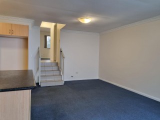 View profile: Freshly Painted Villa ! Outstanding Location - Walk to Station!