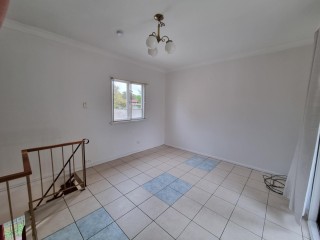 View profile: Outstanding Location Close to Transport!