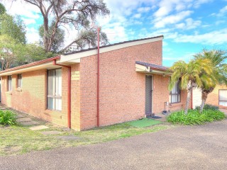 View profile: Three Bedrooms! Quiet & Convenient Location!