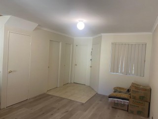 View profile: 3 Bed, 3 Toilet, Air Con, Renovated Bathrooms & Laminate floors