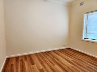 View profile: Huge 4 Bedroom Family Home- Walk to Westmead Station