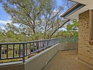 View profile: 2 Minutes Walk to Station!!