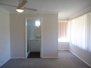 View profile: Lovely home with 4 bedrooms and Swimming Pool!