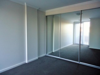 View profile: Superb Modern Unit with Courtyard & Air Conditioning