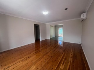 View profile: Quality Villa- Easy Walk to Station!