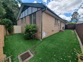 View profile: Quality 3 bedroom villa, Double Garage- Walk to station!