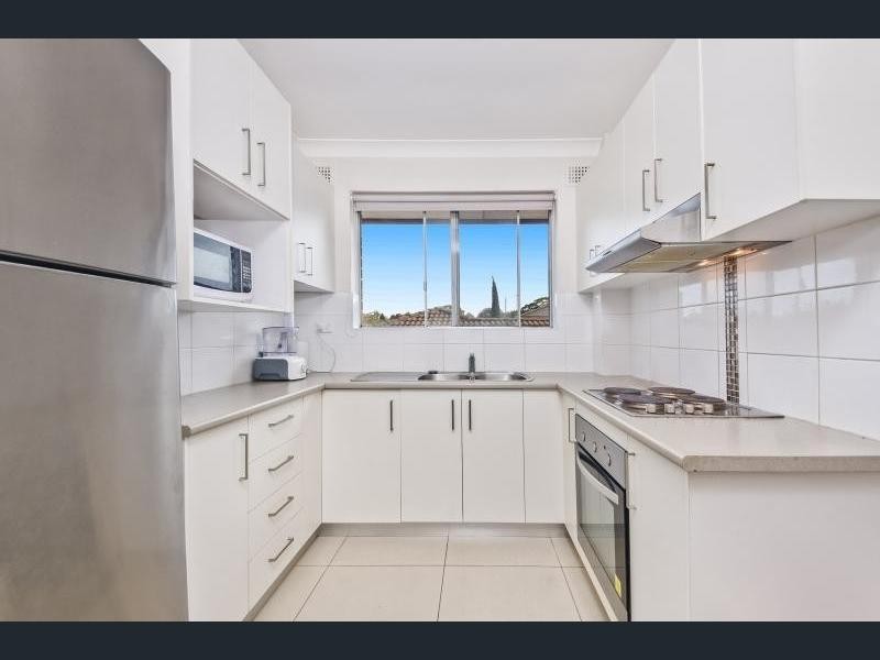 2 BEDROOM UNIT, EXCELLENT LOCATION IN PEACEFUL SETTING