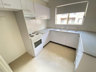 View profile: 5 Minutes walk to Station & Shops!