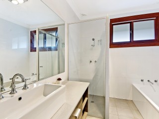 View profile: Impecable, Contemporary & Family Friendly