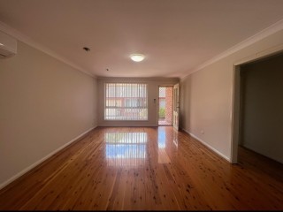 View profile: Quality Villa- Easy Walk to Station!