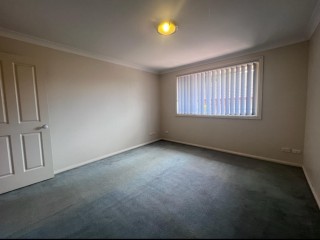 View profile: Quality Villa- Easy Walk to Station!