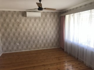View profile: Brick Home! Walk to Station!