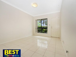 View profile: 3 Bedroom Townhouse, Walk to Station