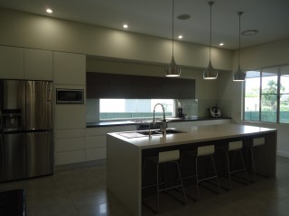 View profile: Jacuzzi, Ducted Air Conditioning & Woodfired Oven