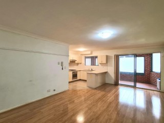 View profile: Quality Unit with 2 Bathrooms! Walk to Station!