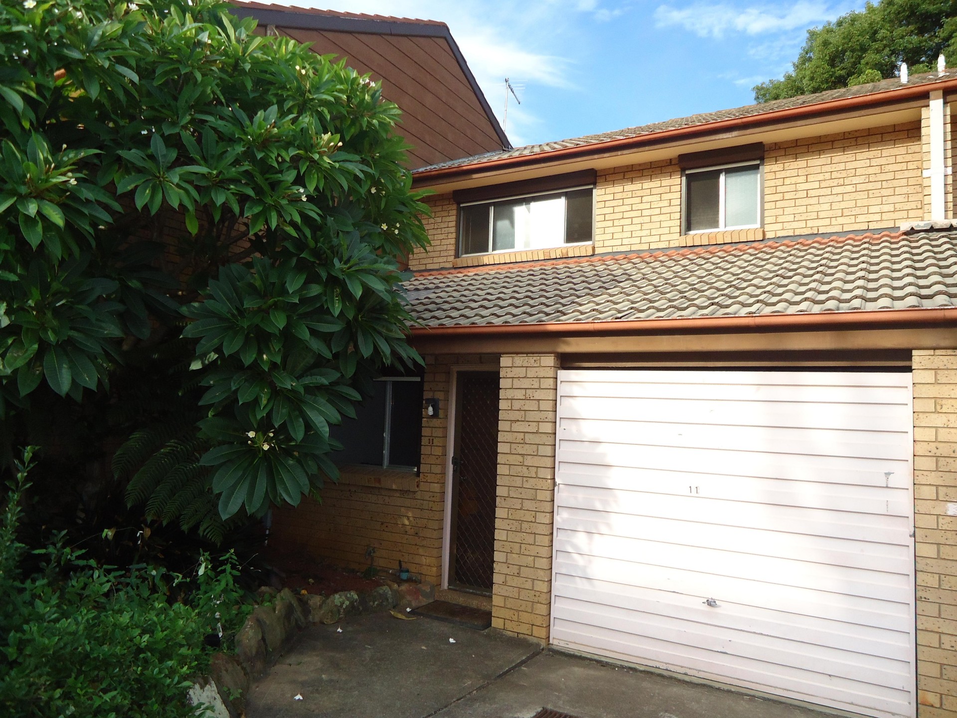 Air Conditioning & Private Courtyard