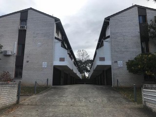 View profile: Walk to Station! 3 Bedrooms!