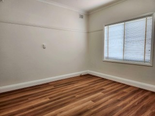 View profile: Huge 4 Bedroom Family Home- Walk to Westmead Station