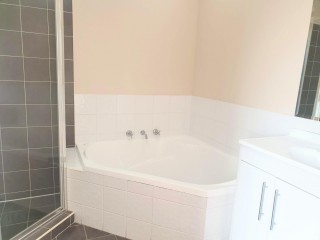 View profile: “Stylish & Spacious Home in a Quiet Street and walk to Station”