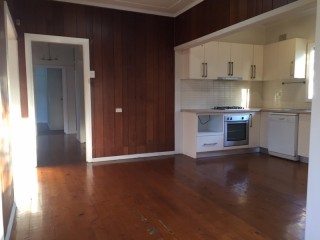 View profile: Cozy 3 Bedroom Family Home in a Peaceful Suburb!!