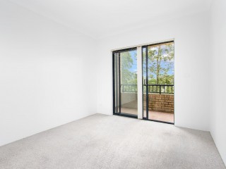 View profile: 5 Minutes Walk to Station!