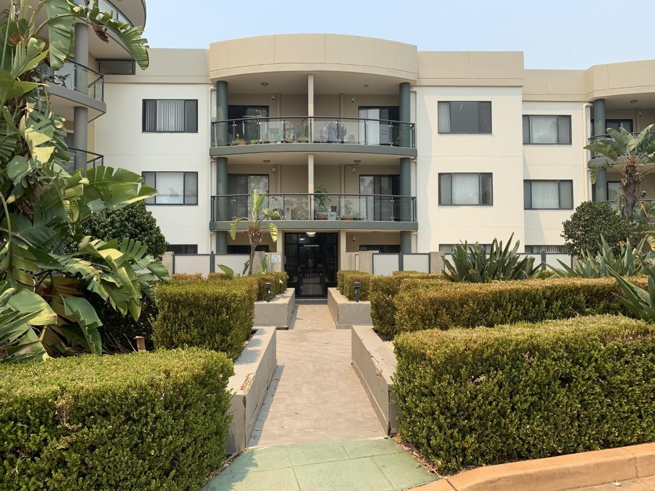 Pool, Tennis Court & Gym in Complex