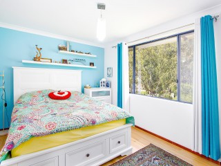View profile: Huge Unit- Walk to Station!