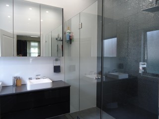 View profile: Jacuzzi, Ducted Air Conditioning & Woodfired Oven