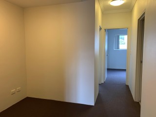 View profile: Walk to Granville Station!! Includes Air-conditioning!