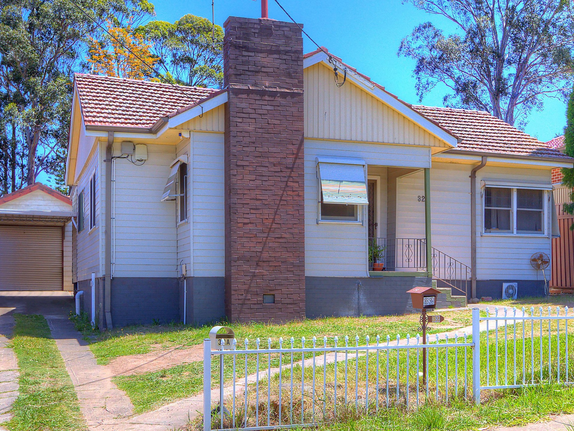 3 bedroom home and walk to station!