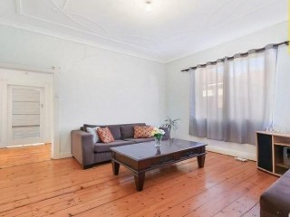 View profile: Superbly located to Wentworthville Station, Westmead Station, bus stops, shops and schools!