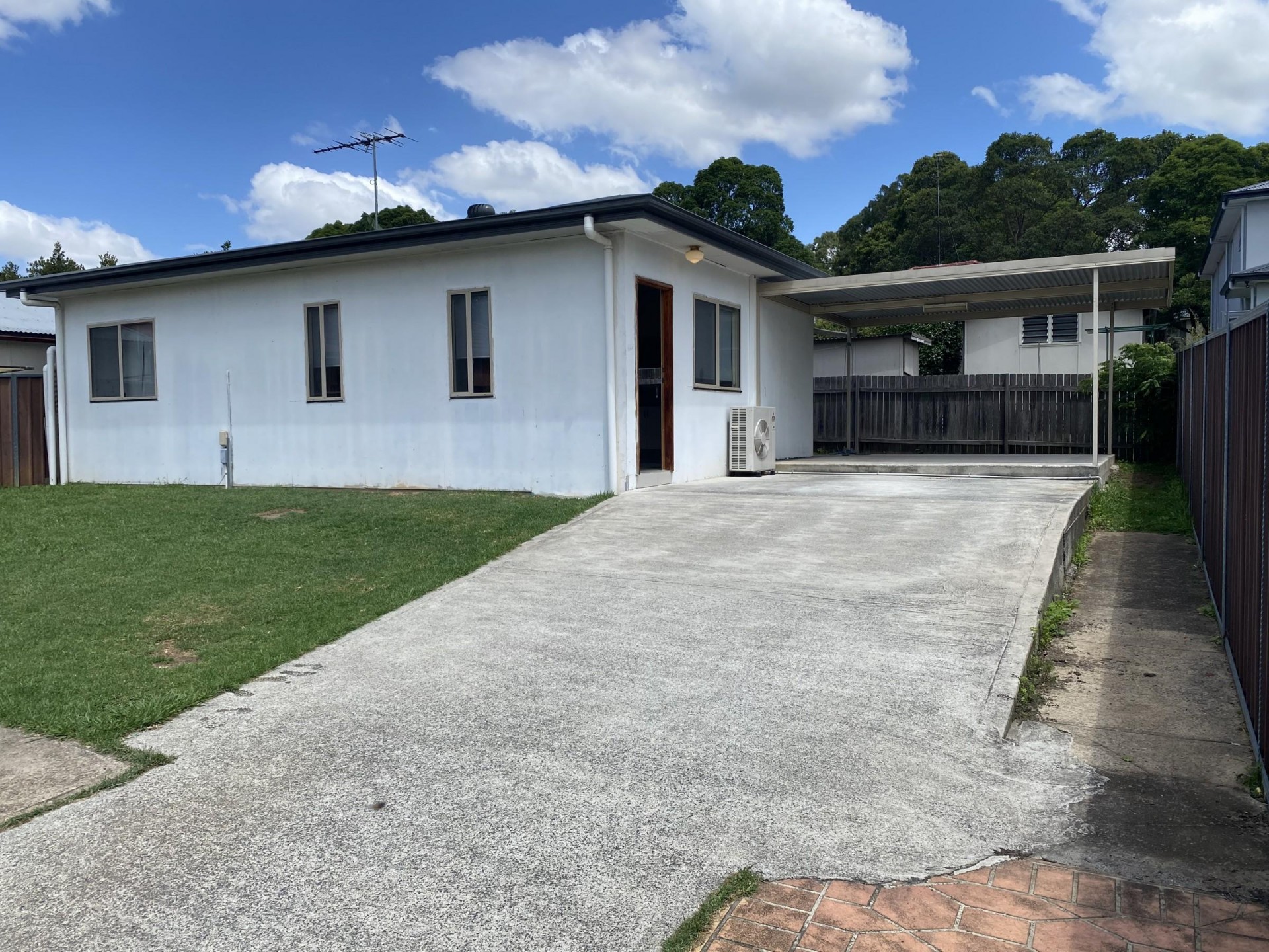 Spacious Two Bedroom Flat with Air conditioning