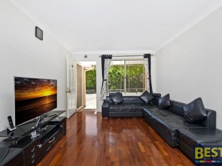 View profile: 3 Bedrooms Only 700 Metres to Station!